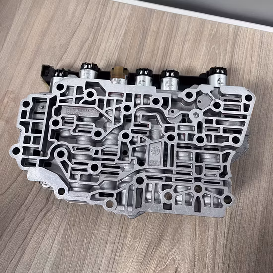 Facrory 熱い販売ミット手袋刺繍ロゴ角質除去ミット手袋ボディショーミット